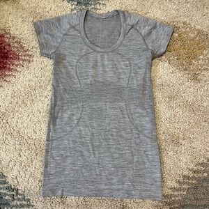 Lululemon top
